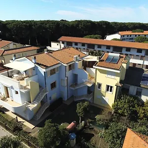 Manuela Aparthotel Vada